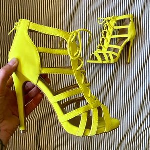 NWOT 💛 Charlotte Russe Neon Yellow Heels